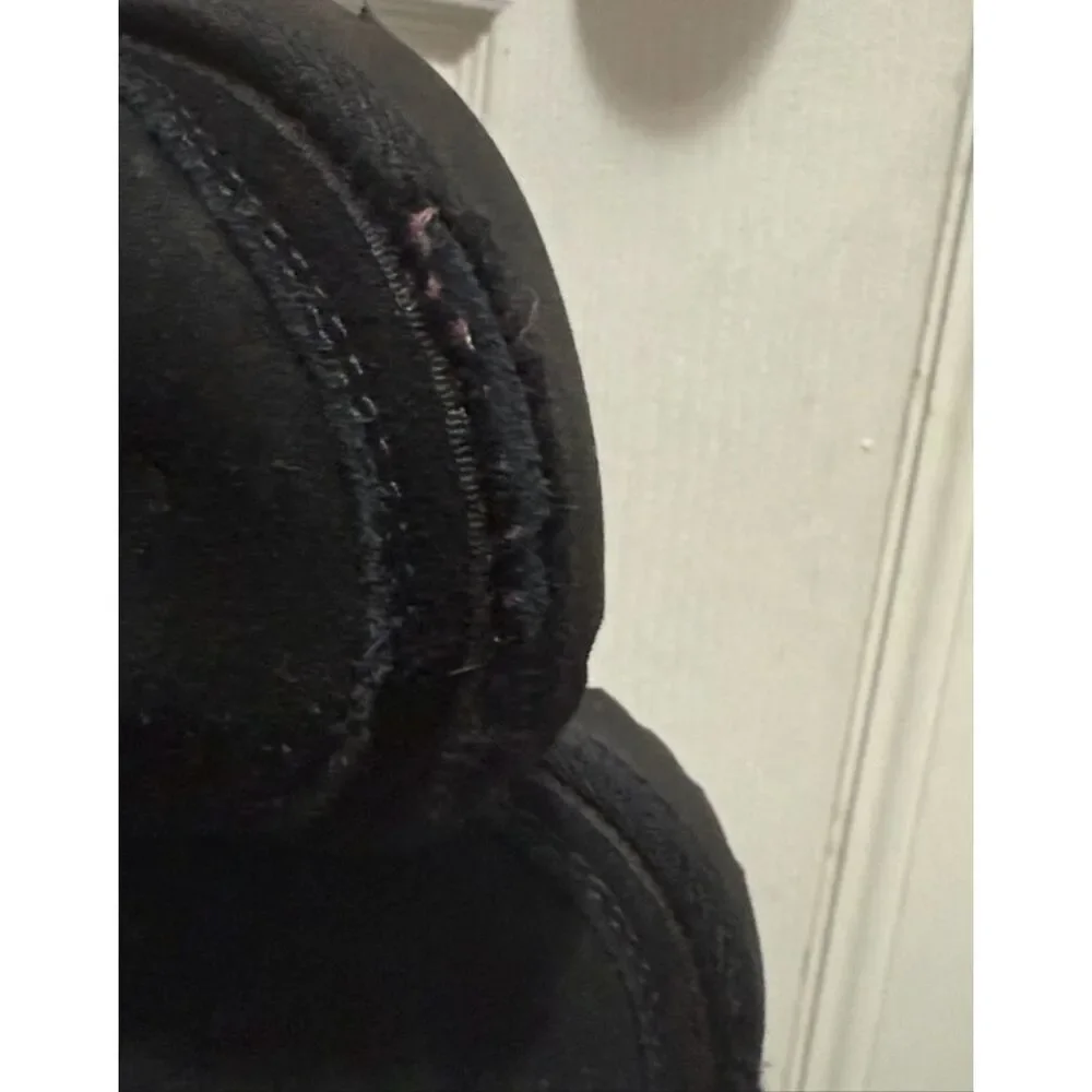 Ugg neumel II child’s size 9